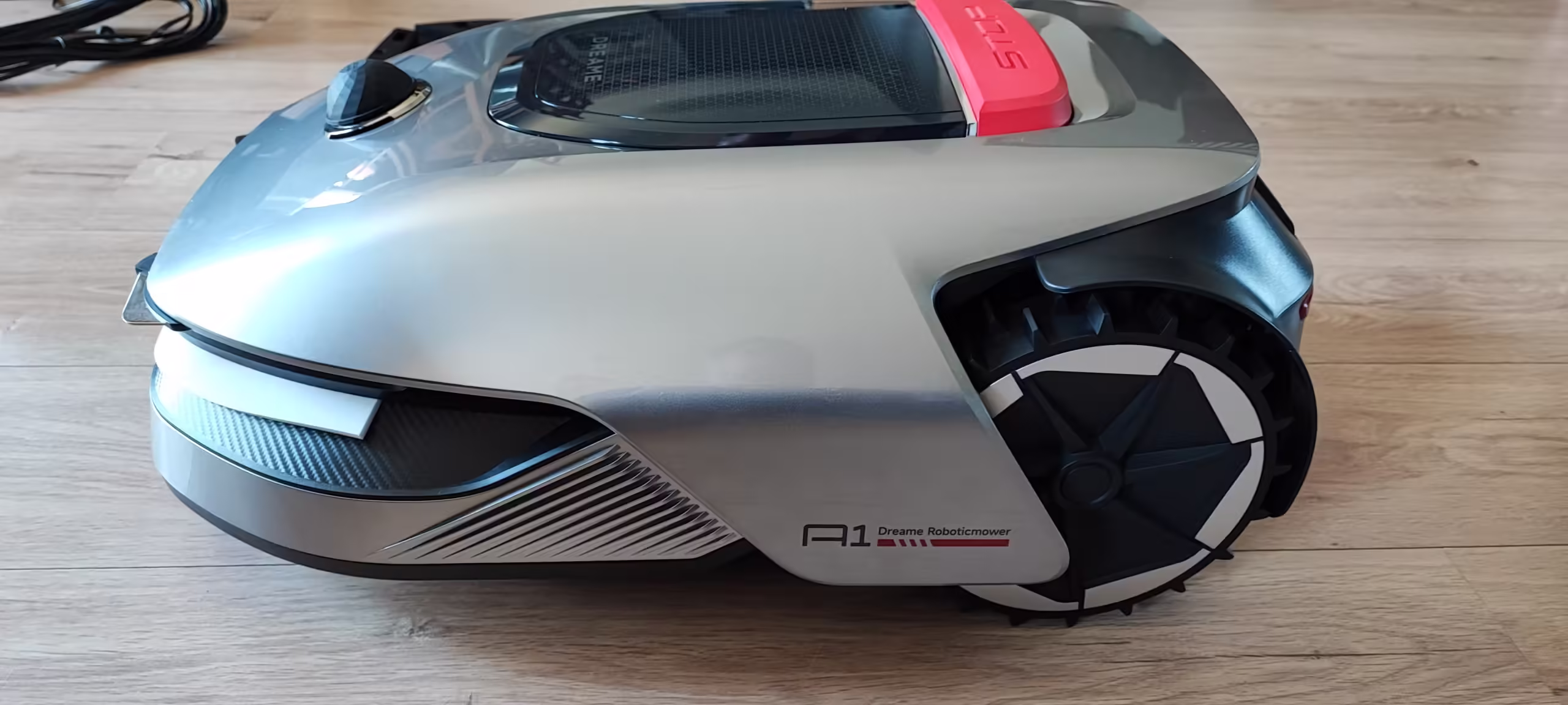 Déballage du robot tondeuse Dreame A1